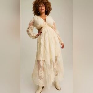 Torrid Festi Women’s Embroidered Maxi Cream Lace Long Sleeve Dress 2